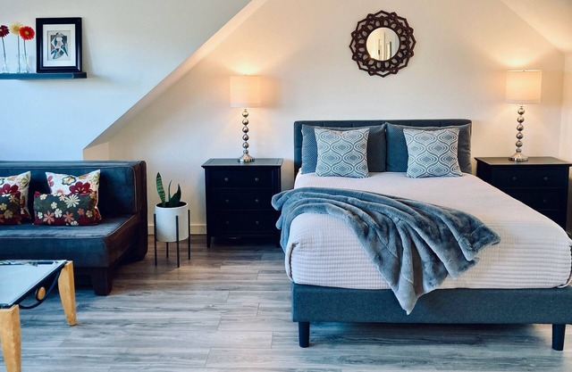 Centrally Located Modern Studio With Gorgeous View