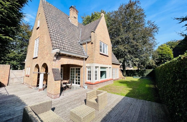 Centrally located villa with 4 bedrooms (10 beds), FREE WIFI!