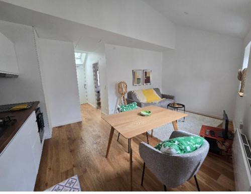 Centre ville Appart T2, 2 à 4 pers, immeuble de caractère