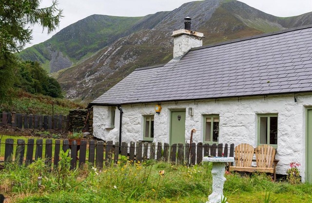 Ceunant Bach - One Bedroom Cottage, Sleeps 2