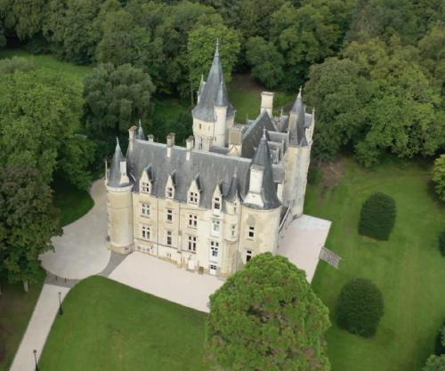 Château d'Amenon à 35mn du circuit du Mans et 35mn de Tours
