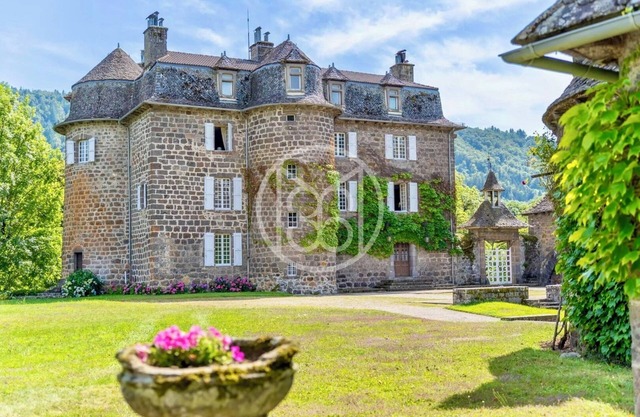 Château de La Voulte, Haute-Auvergne – A castle straight out of a fairytale.