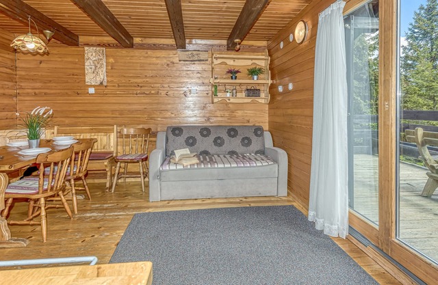 Chalet Snowflake III 20m From Ski Trail, Šmartno pri Slovenj Gradcu, Slovenia