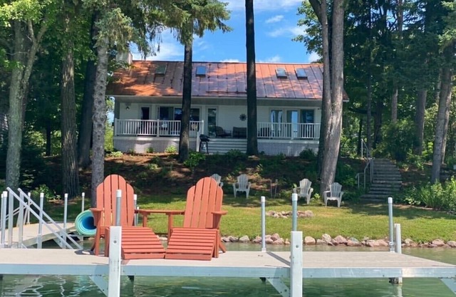 Chain O' Lakes Pleasant Heaven - Sleeps 10