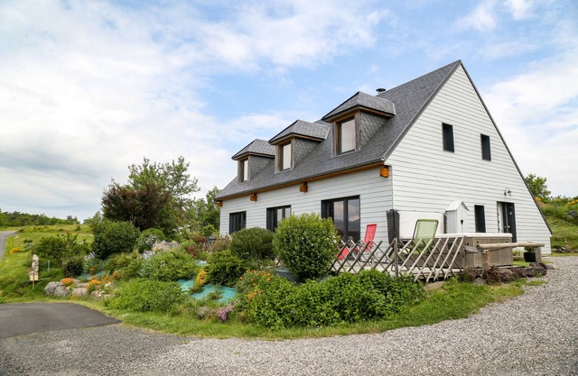 CHALET 136 m² - 4 * - 8 people - exceptional view of the Sancy