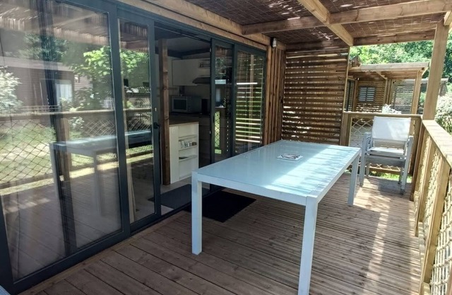 Chalet 20min de Contis et Mimizan Camping L'orée des Landes Au Coeur de la Forêt