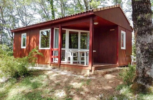 Chalet 3 étoiles - Piscine - efchcb