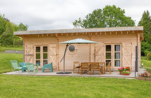 Chalet '4 Pers Landeleau 2kms Canal' with Private Terrace