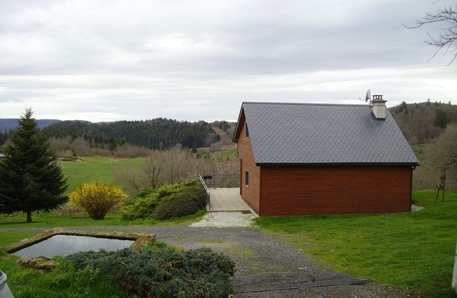 chalet between the mountains and the lakes