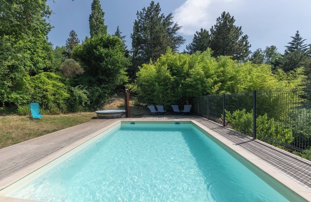 Chalet 'Blanc 8 Personnes' with Balcony and Wi-Fi