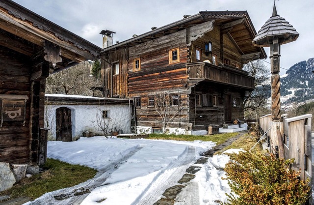 Chalet by the river, 1 km to the ski lift