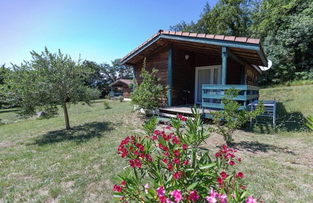 Chalet 'D'alpion' with Shared Pool, Private Terrace and Shared Garden