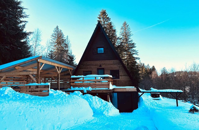 Chalet du Fayard in Belfahy, private Jacuzzi and view of the Vosges mountains