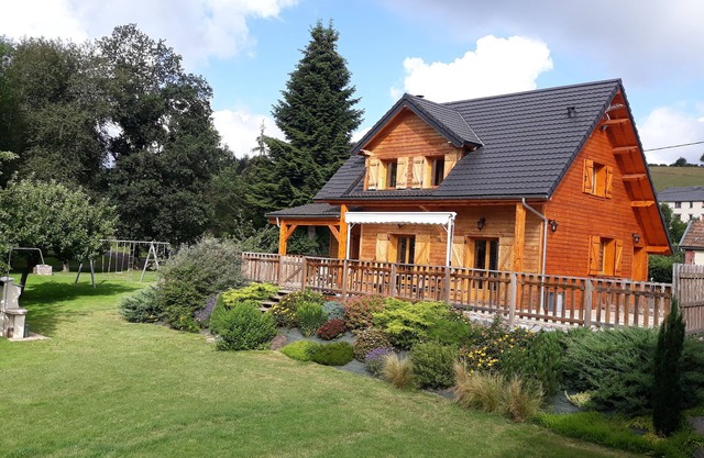 Chalet du Moulin 3* - 8/11 pers. La Miouze 63740