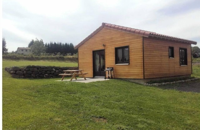 Chalet en Bois à la Campagne