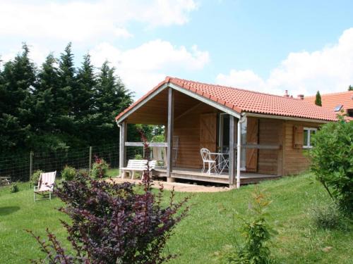 Chalet familial avec piscine et animaux, 5 pers., terrasse couverte, proche de Montluçon et Gannat - FR-1-489-314