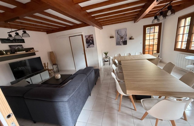 Chalet 'Gite 15 Personnes Boutx' with Private Terrace, Balcony and Wi-Fi