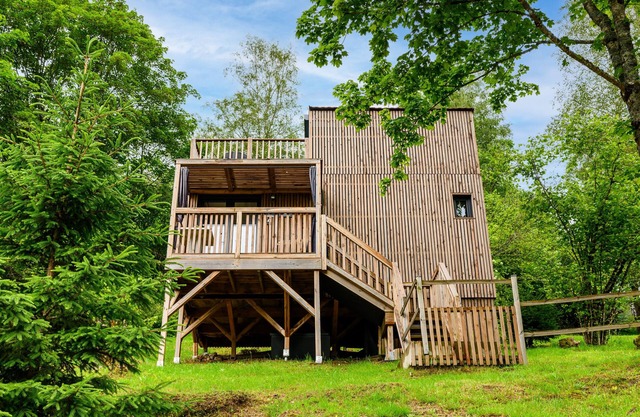 Chalet 'Gîte Le Pieraline' with Mountain View, Private Terrace and Wi-Fi