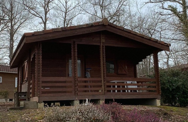 Chalet 'Guzet 4 Personnes 6' with Private Terrace, Private Garden and Wi-Fi