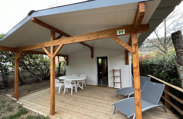 Chalet in a residential campsite in South Ardèche