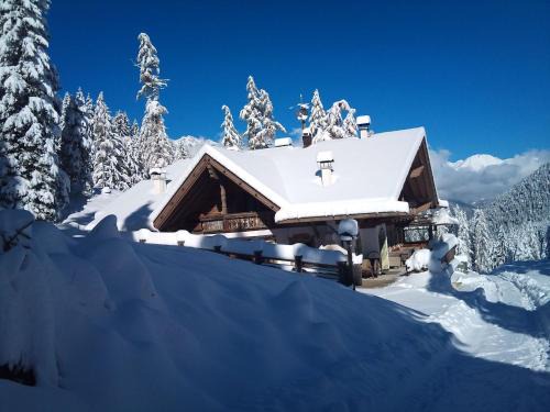 Chalet in Stubaital by Ski Slope & Sauna