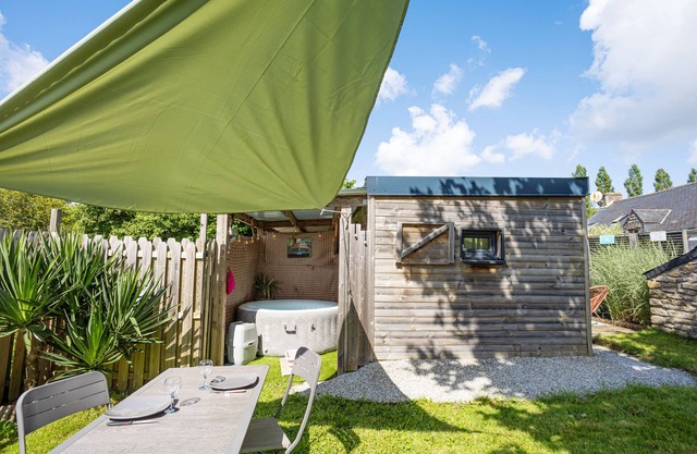 Chalet 'L'atypic' with Private Terrace, Private Garden