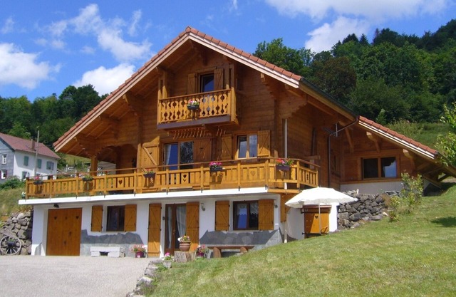 Chalet La Sportive, 3 star apartment, in the heart of the Hautes Vosges