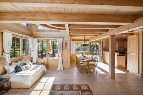 Chalet Lo Villâzo by Mrs Miggins