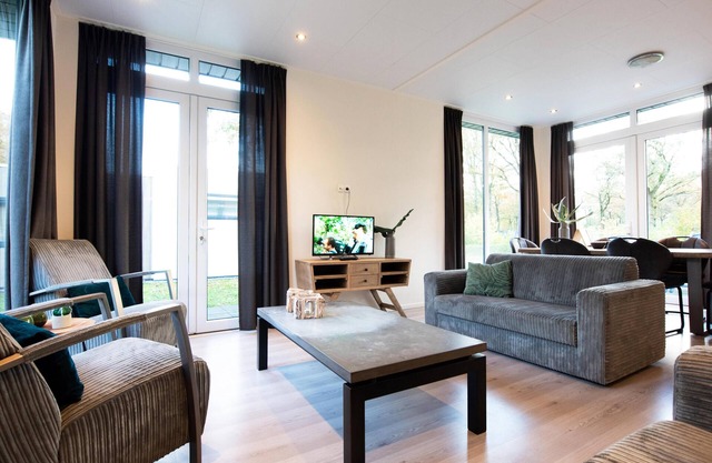 Chalet on a beautiful park in Drenthe
