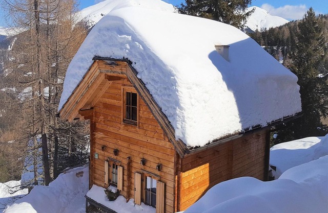 Chalet on the Turracher Hoehe with pool and sauna