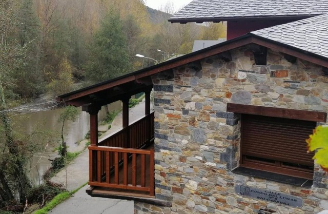 Chalet 'Rio Cabrera' with Private Terrace and Wi-Fi