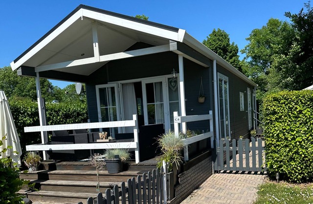 Chalet Seezauber - charming chalet in vacation park De Veerstal
