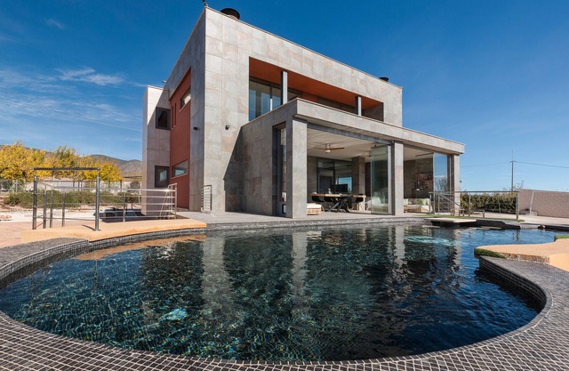 Chalet 'Villa Cruz' with Mountain View, Wi-Fi and Air Conditioning