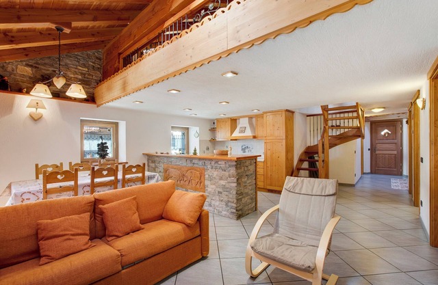 Chalet 'Vista Monte Bianco' with Mountain View, Shared Garden and Wi-Fi