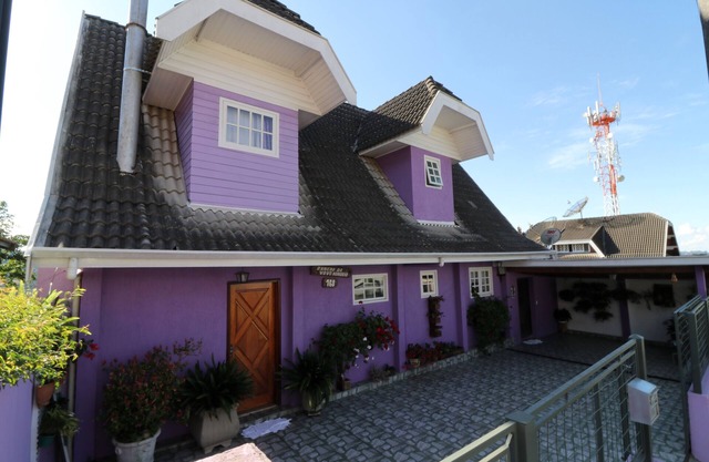 Chalet with panoramic city views, accommodation up to 10 people, minimum 2 nights