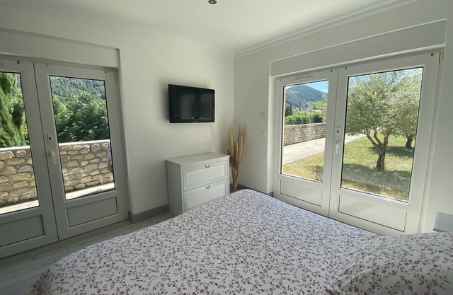 Chambre Indépendante Avec sdb et Piscine Commune