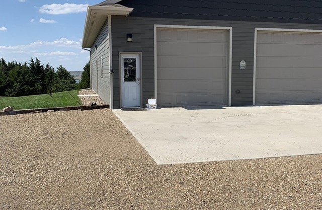 Chamberlain 2 Bedroom Cabin, Sleeps 4-6, Great View, Boat/Camper Parking, Quiet