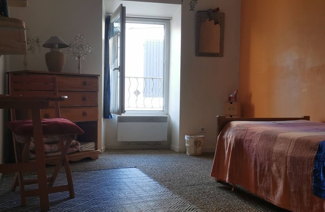 Chambre au Calme. Départ Rando Depuis Centre Ville10mn Gare et Rivière à Pied