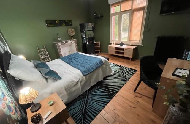 Chambre au Calme Dans un Village Avec Toutes Commodités "vers le Soleil Levant"