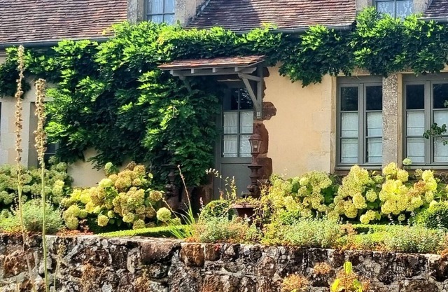 Chambre D'hôte de Charme Dans le Bourg Classé de La Perrière. Vue Panoramique