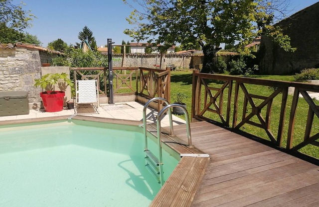 Chambre D'hôtes: Fins Bois Piscine, Ludothèque, Rétrogaming