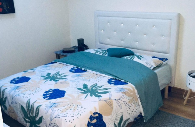 Chambre Dans Maison Face à la Rivière Dain