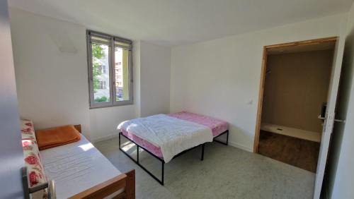 Chambre lit double Le Toit Vert Maison Partagée