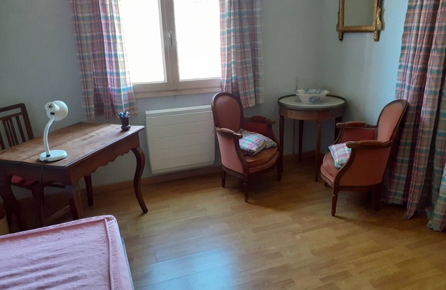 Chambre Lumineuse Dans Maison Familiale Calme