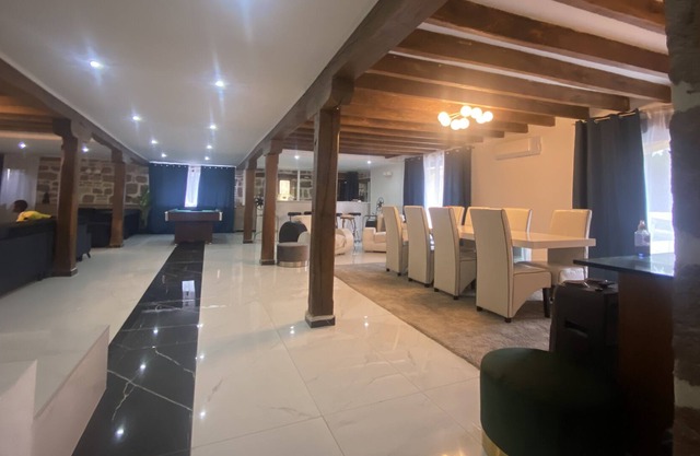 Chambres D'hôtes Élégante Prés de Varetz