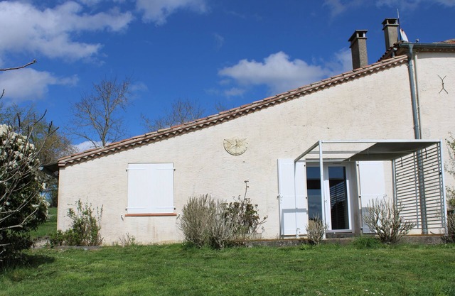 Chambres D'hôtes Avec Coin Repas, au Milieu des Champs