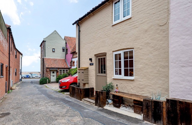 Channel View - sleeps 2 guests in 1 bedroom
