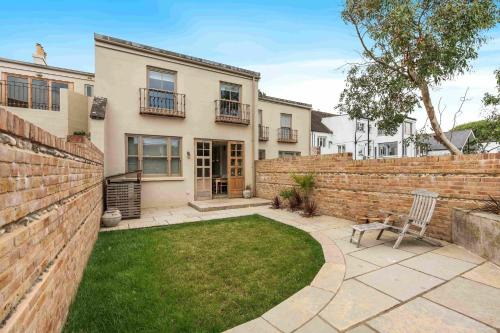Chantry House with Free Parking By My Getaways