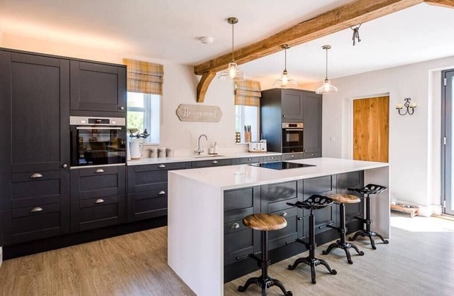 Chapel Cottage, Hadleigh - with Hot Tub