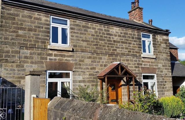 Character cottage (18c) on the edge of historic Belper